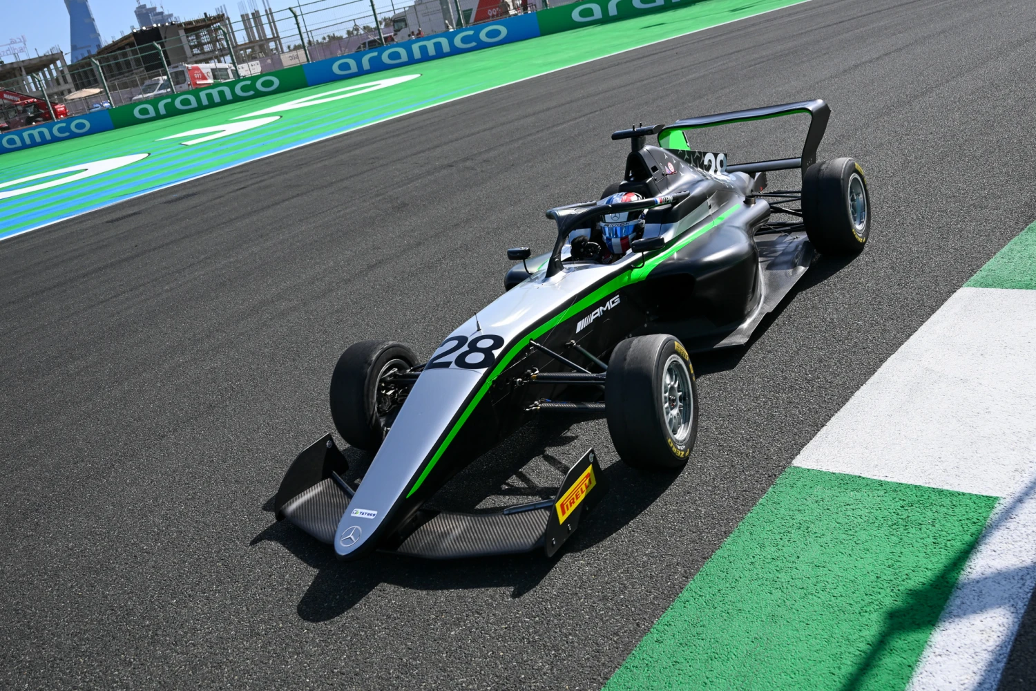 F1 Academy – Doriane Pin en difficulté ce week-end, Abbi Pulling et Chloe Chambers victorieuses