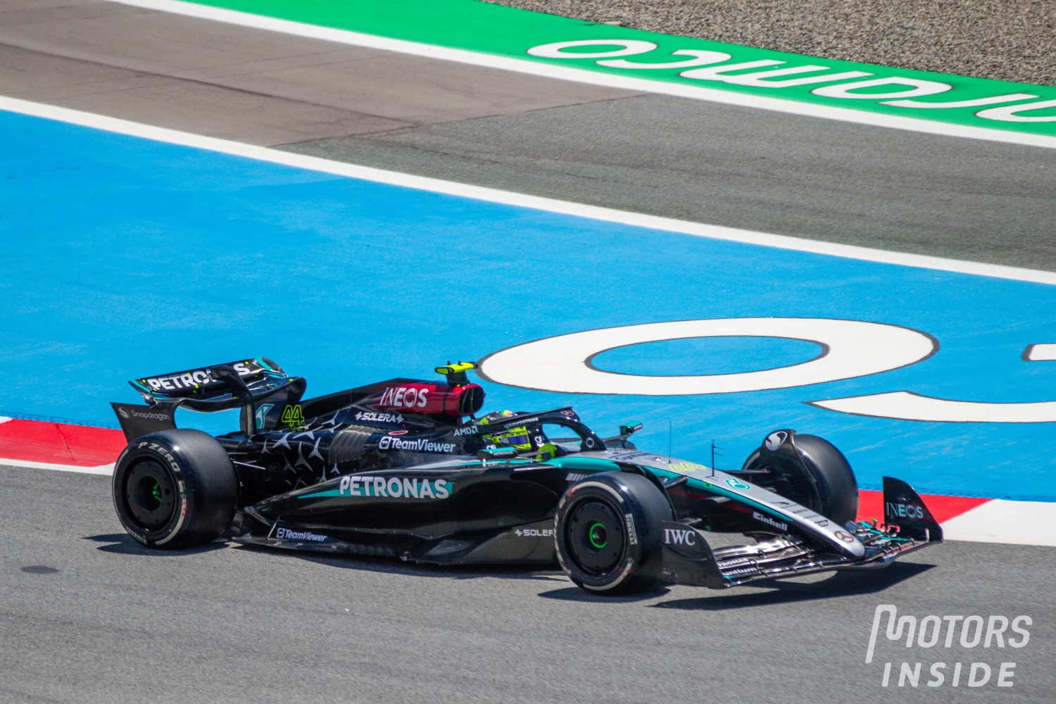 Lewis Hamilton satisfait d&rsquo;une Mercedes en progression à Barcelone