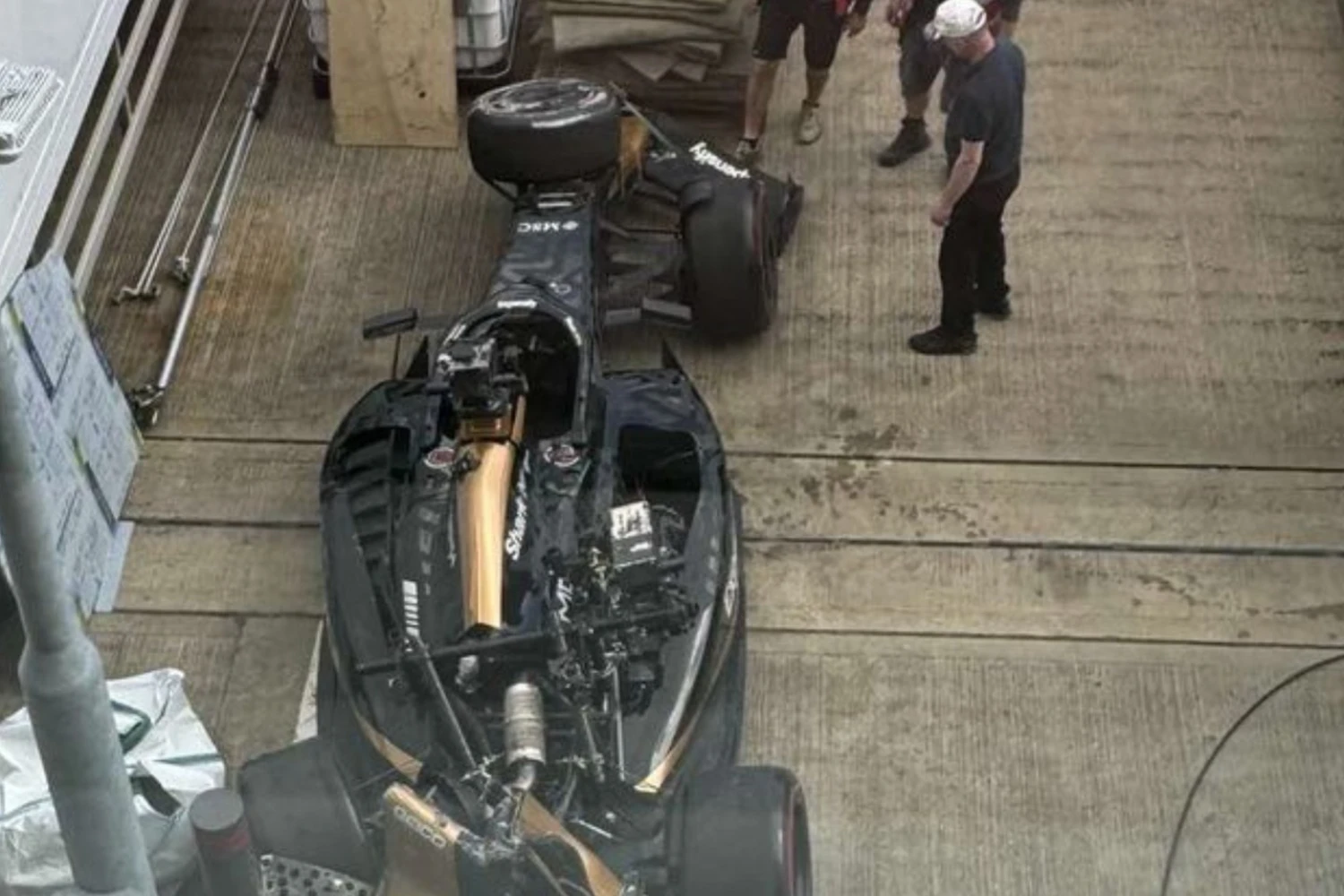 Une F1 d’Apex GP, la 11ème écurie du film de Brad Pitt, s’est crashée