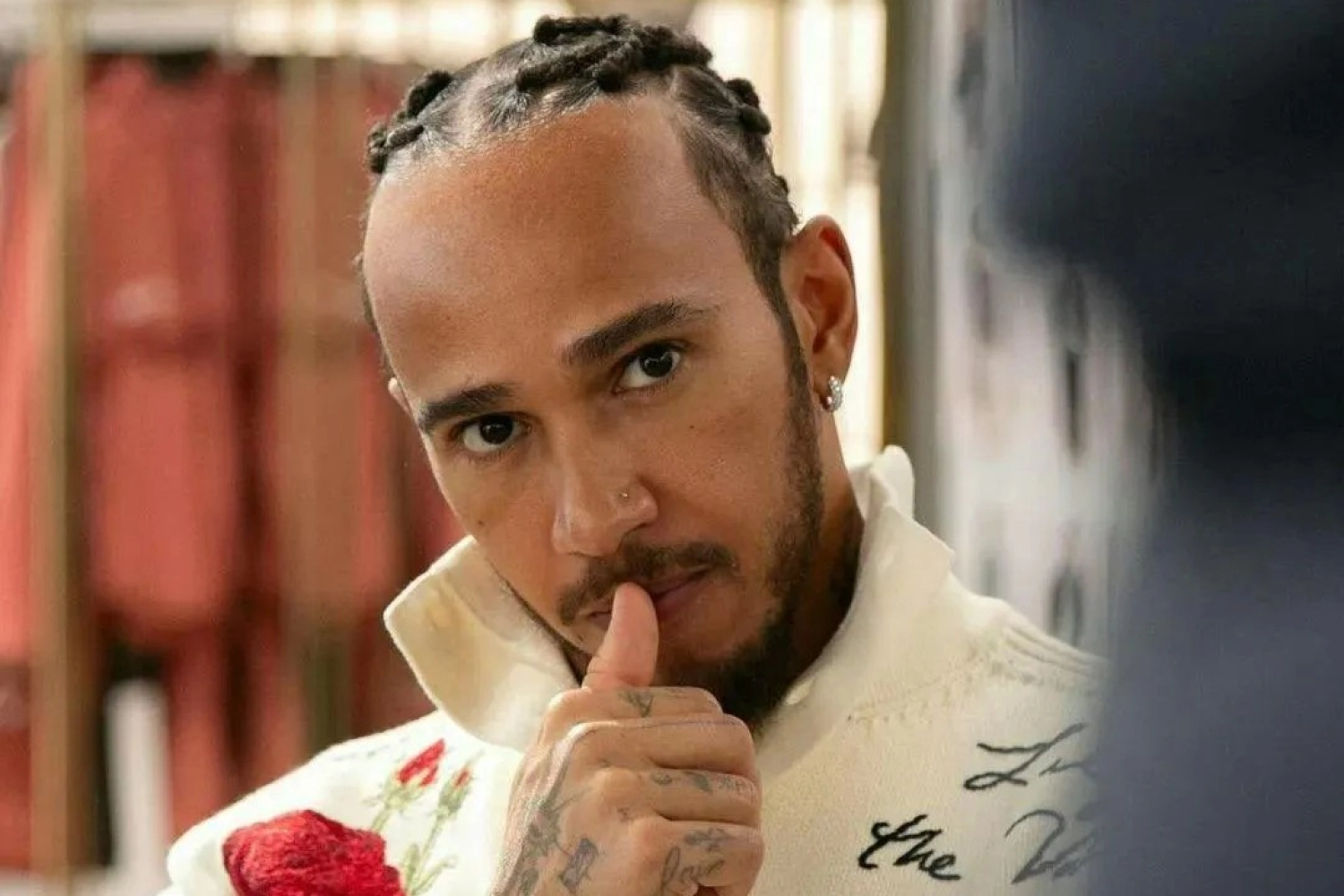 Lewis Hamilton devient ambassadeur Dior et dévoile une collection capsule