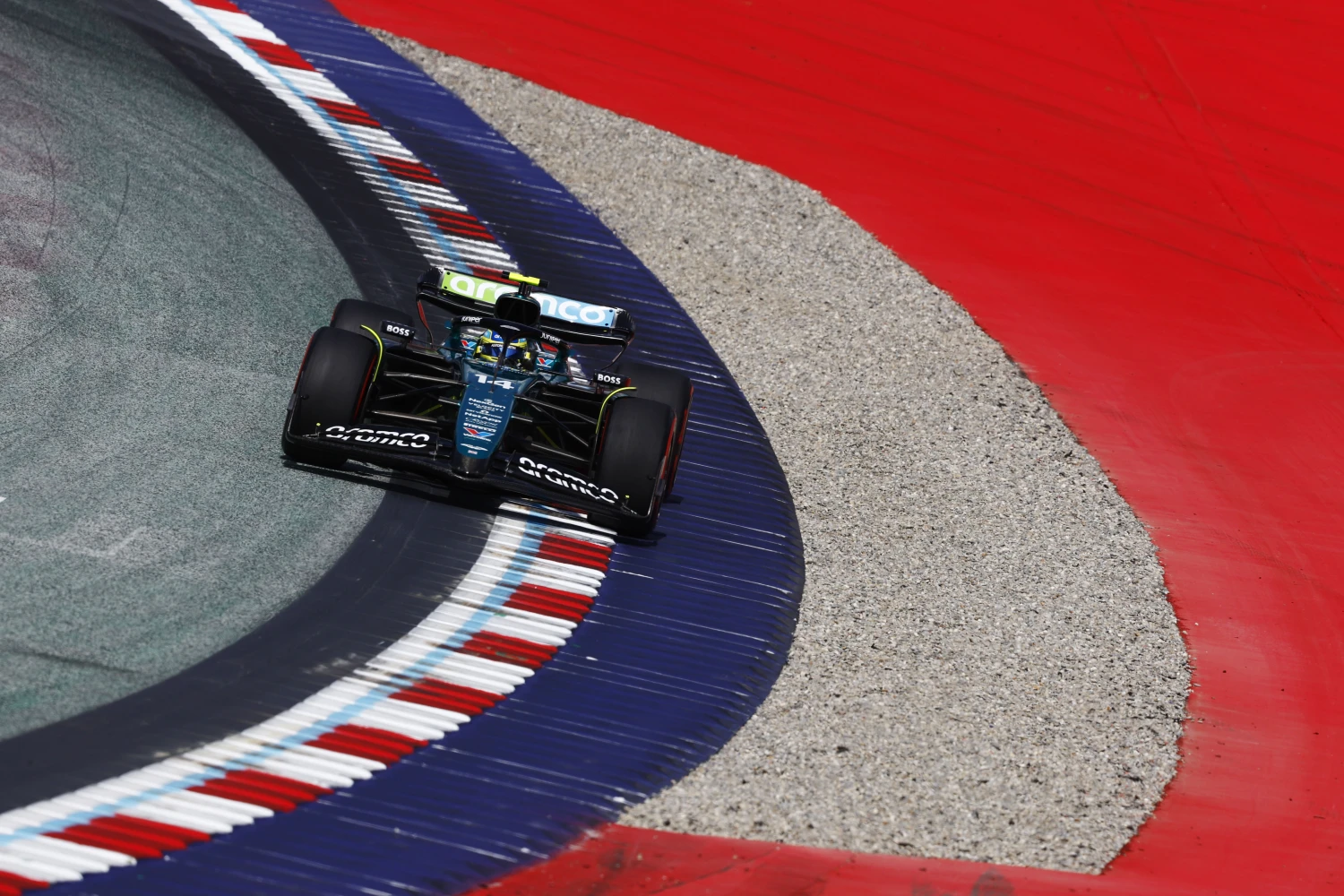 Alonso pénalisé après son incident avec Zhou se rapproche de la suspension