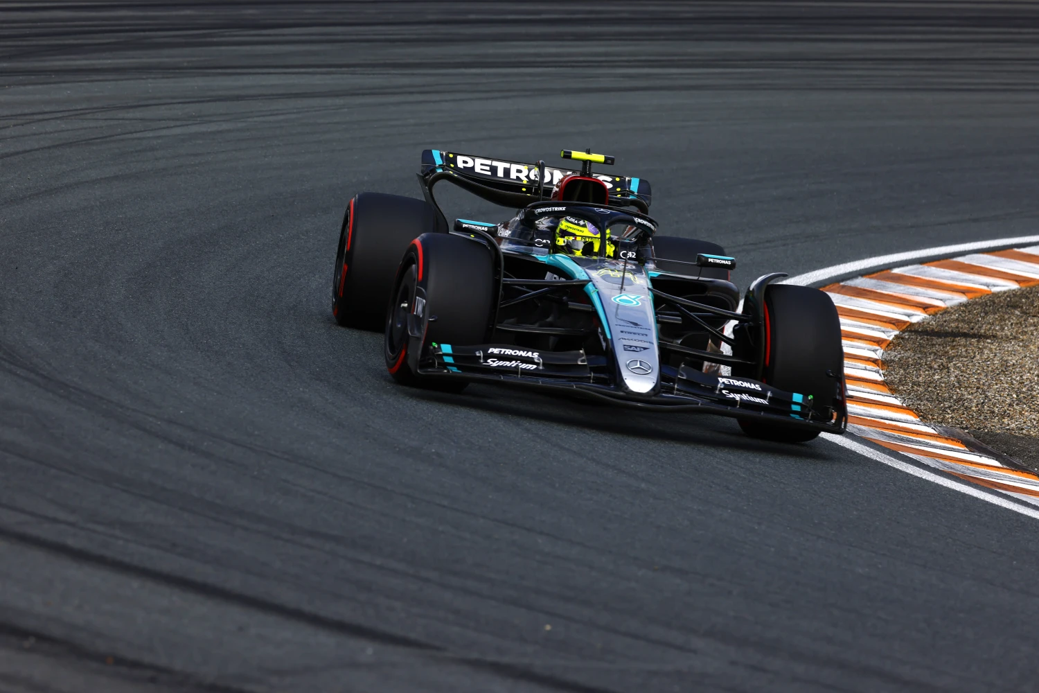 L’écurie Mercedes soucieuse concernant son nouveau plancher