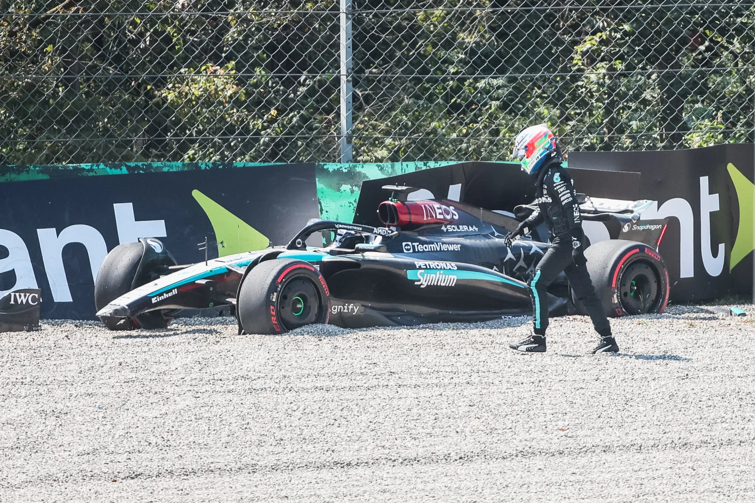 Kimi Antonelli a déjà mis sa Mercedes dans le mur à Monza