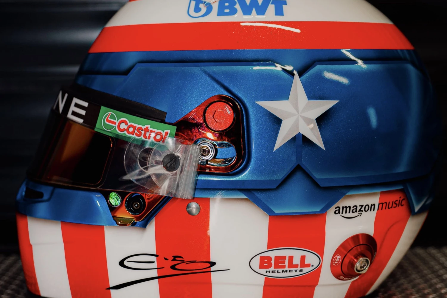 Esteban Ocon mode Captain America pour le Grand Prix de Las Vegas