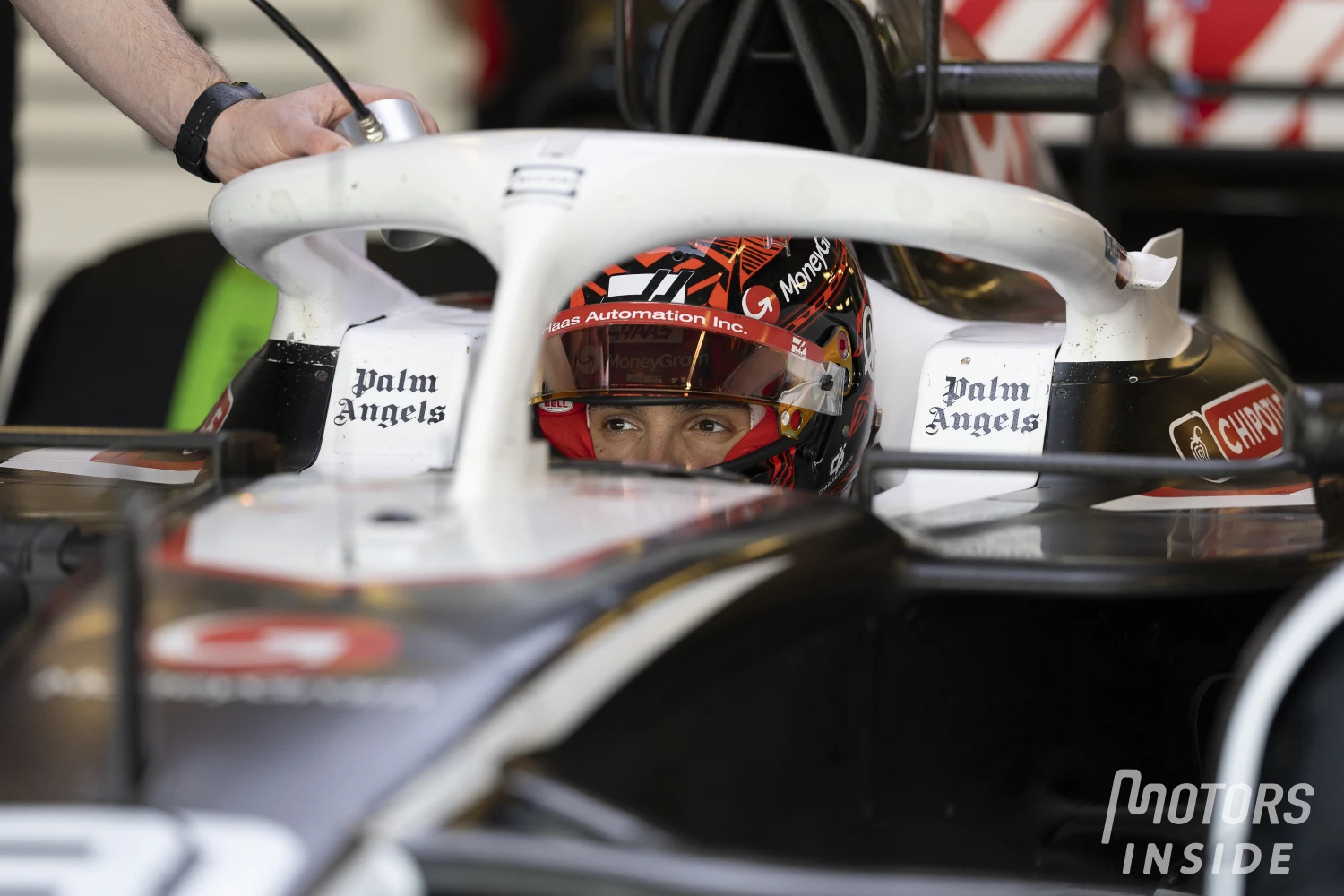 Essais Abu Dhabi d’après saison : Carlos Sainz avec Williams en tête de la feuille des temps à la pause