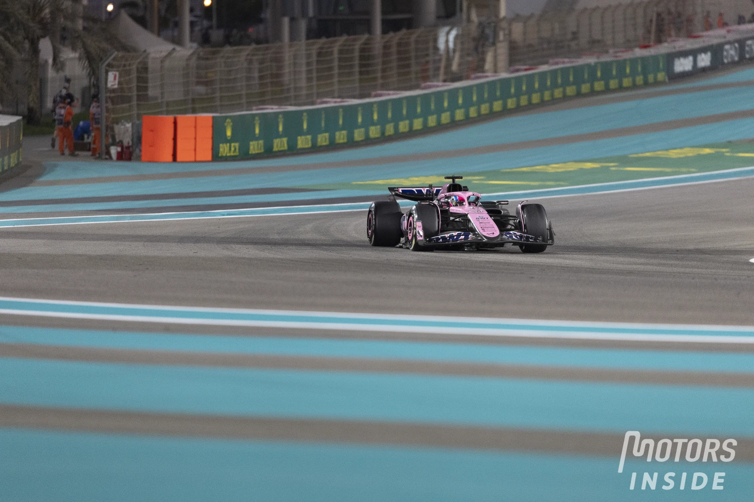 Alpine essaie de se racheter auprès de ses fans français en faisant des fautes d’orthographe et oubliant Esteban Ocon