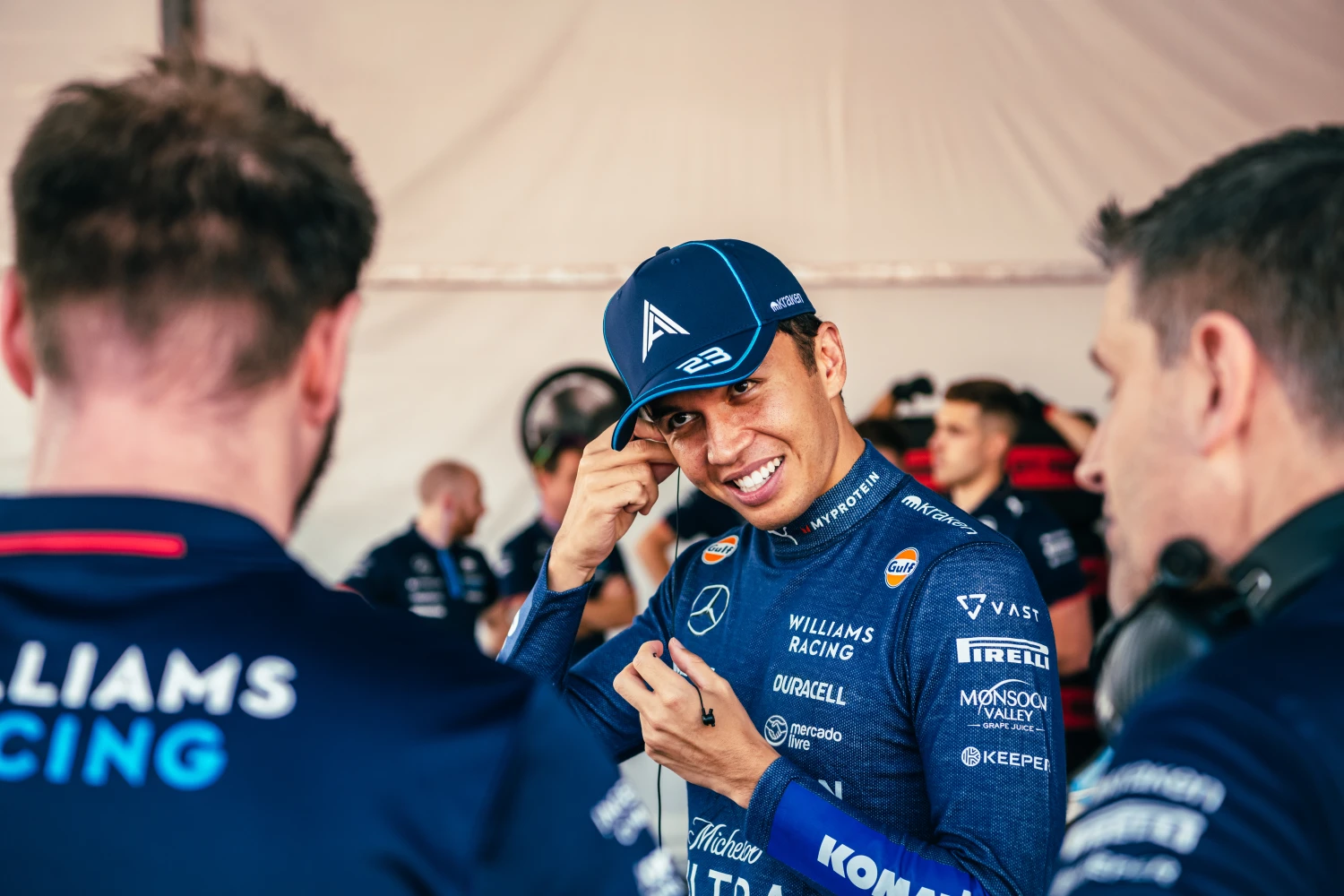 Alex Albon demande à Williams de « ne pas se relâcher » en 2025
