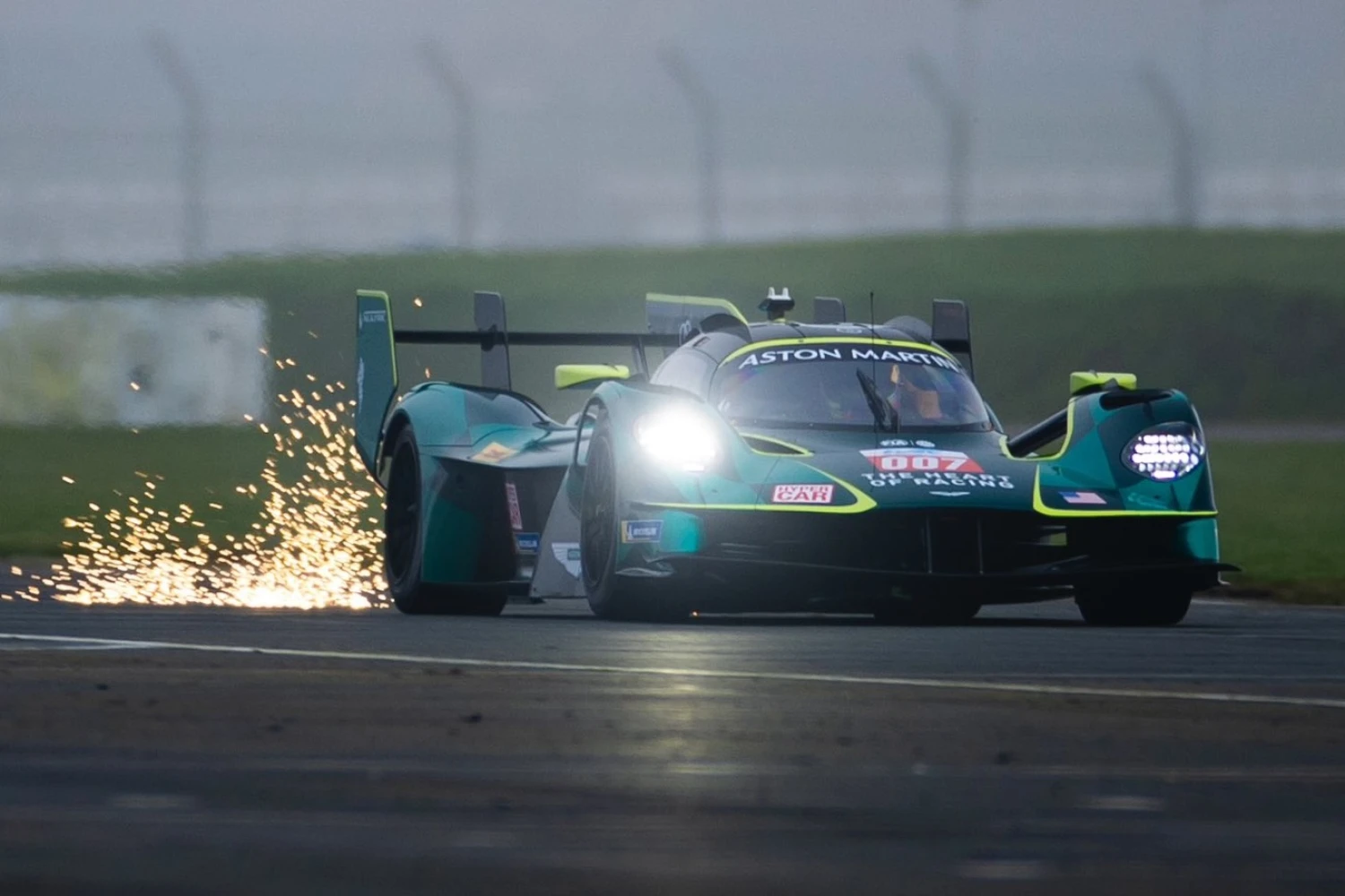 Vidéo : Aston Martin a effectué un shakedown avec sa Valkyrie