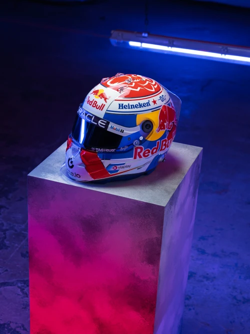 Les photos des pilotes Red Bull en tenue 2025