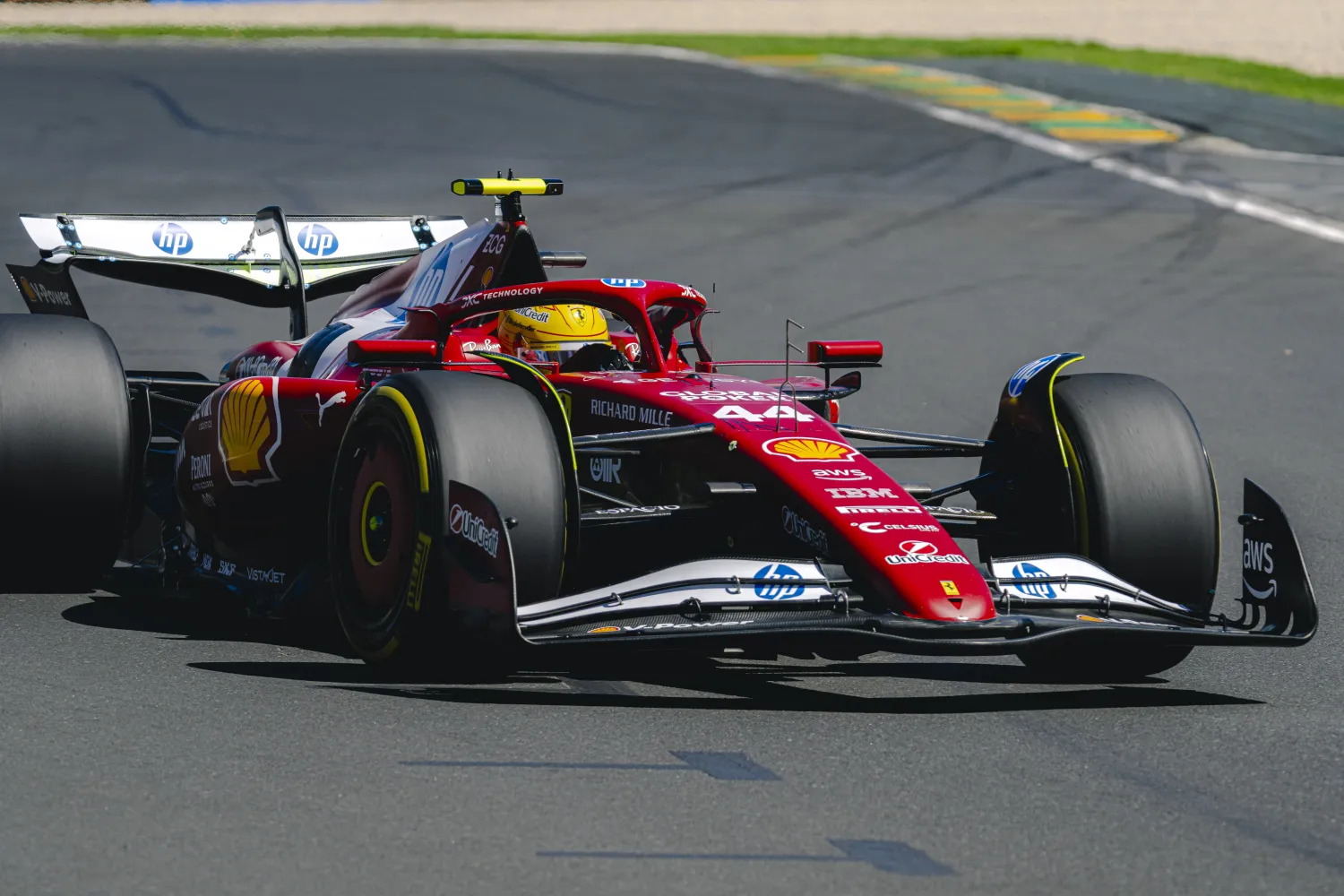 Grand Prix de Chine – Qualifications Sprint : Lewis Hamilton signe sa première pole en Ferrari, Max Verstappen P2