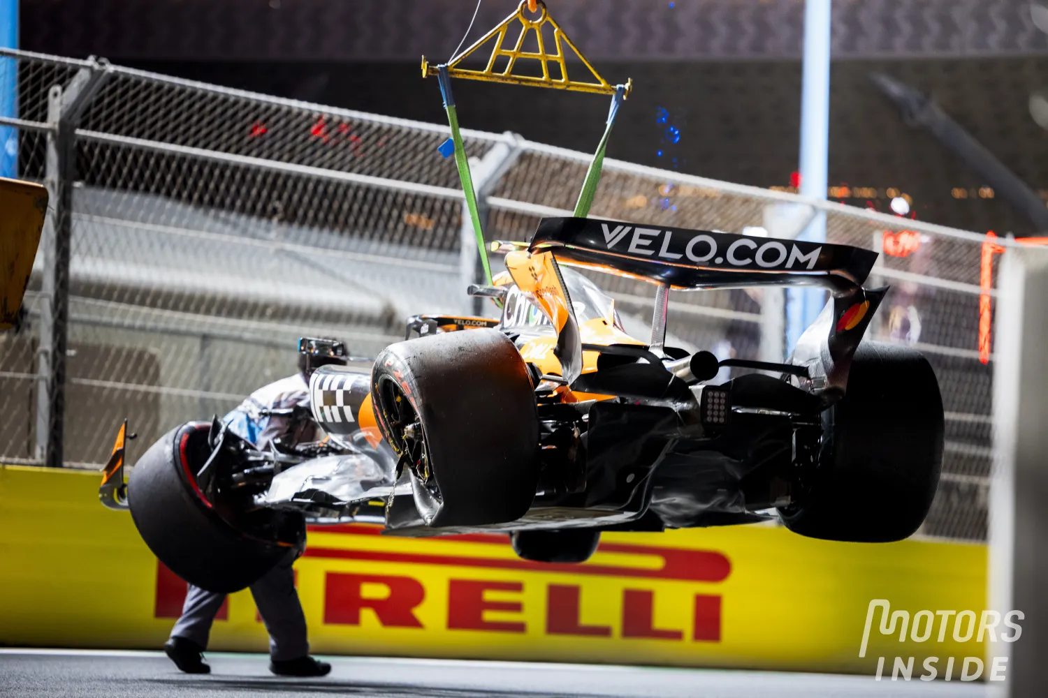 Lando Norris après son crash : « Je suis déçu de moi-même, j’ai laissé tomber l’équipe »