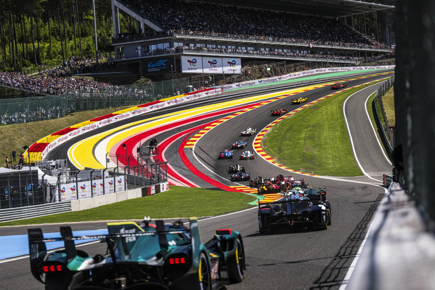 6 Heures de Spa – H+2 : Deux incidents neutralisent la course