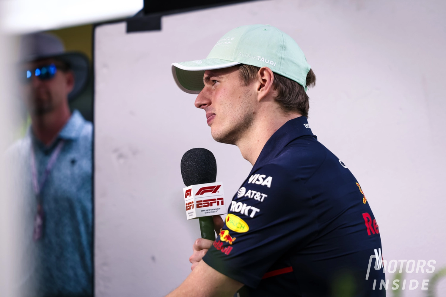 « Ce n’était pas correct et ça n’aurait pas dû arriver » : Verstappen sur sa manœuvre contre Russell