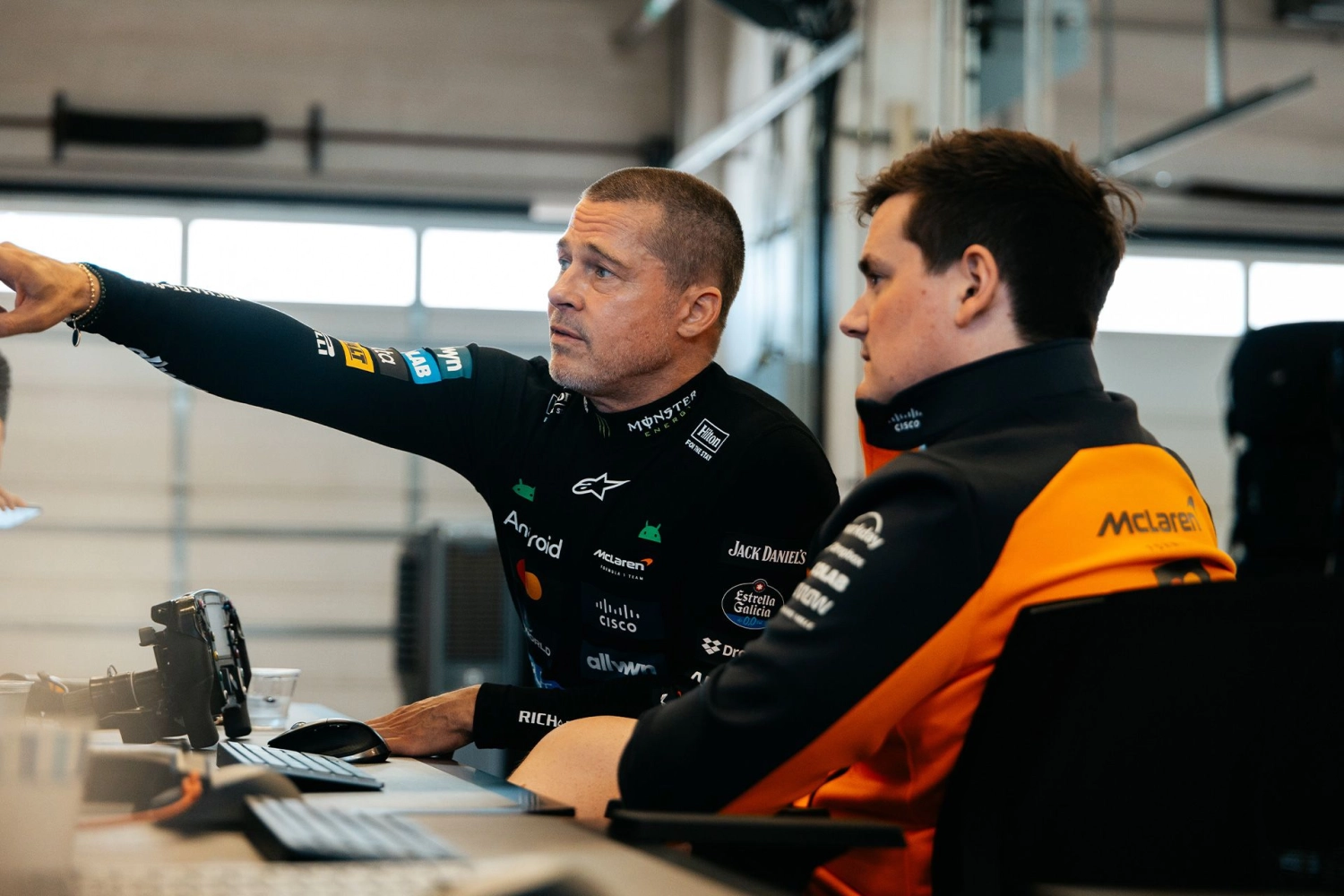 Brad Pitt dévoile son baptême du feu en F1 avec McLaren : « C’est un sentiment unique »