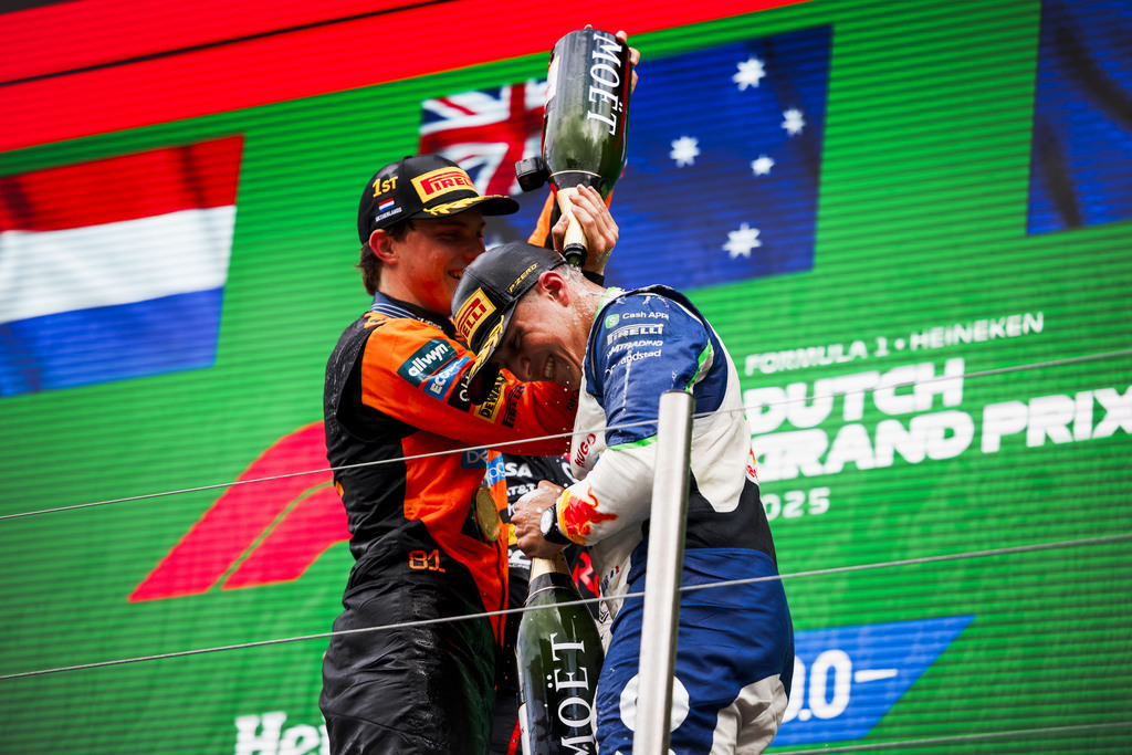 Hadjar savoure son premier podium en F1 à Zandvoort, Overtake Agency / Alexis Perrin.