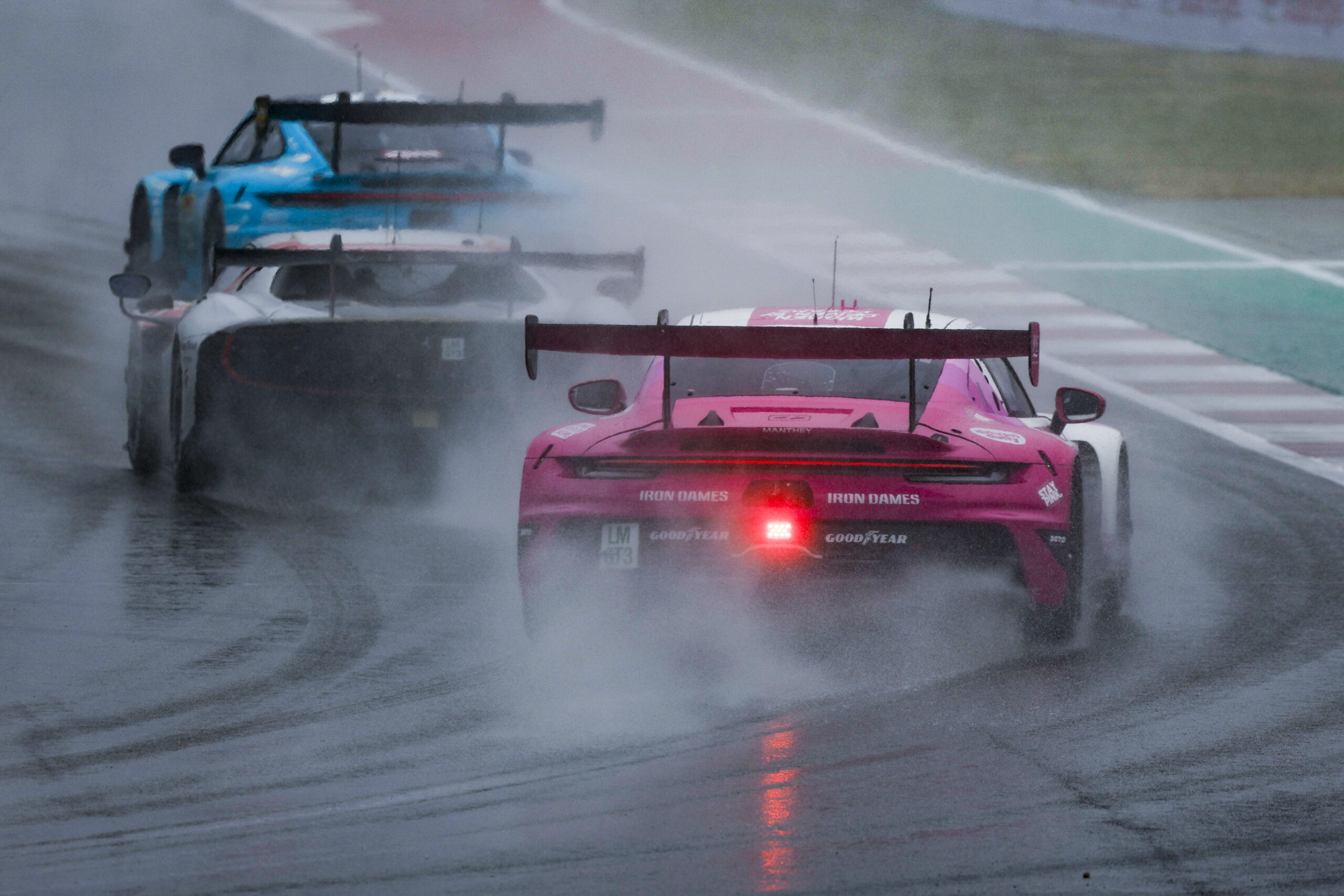 Les Iron Dames ont jeté l'éponge à deux tours du terme.