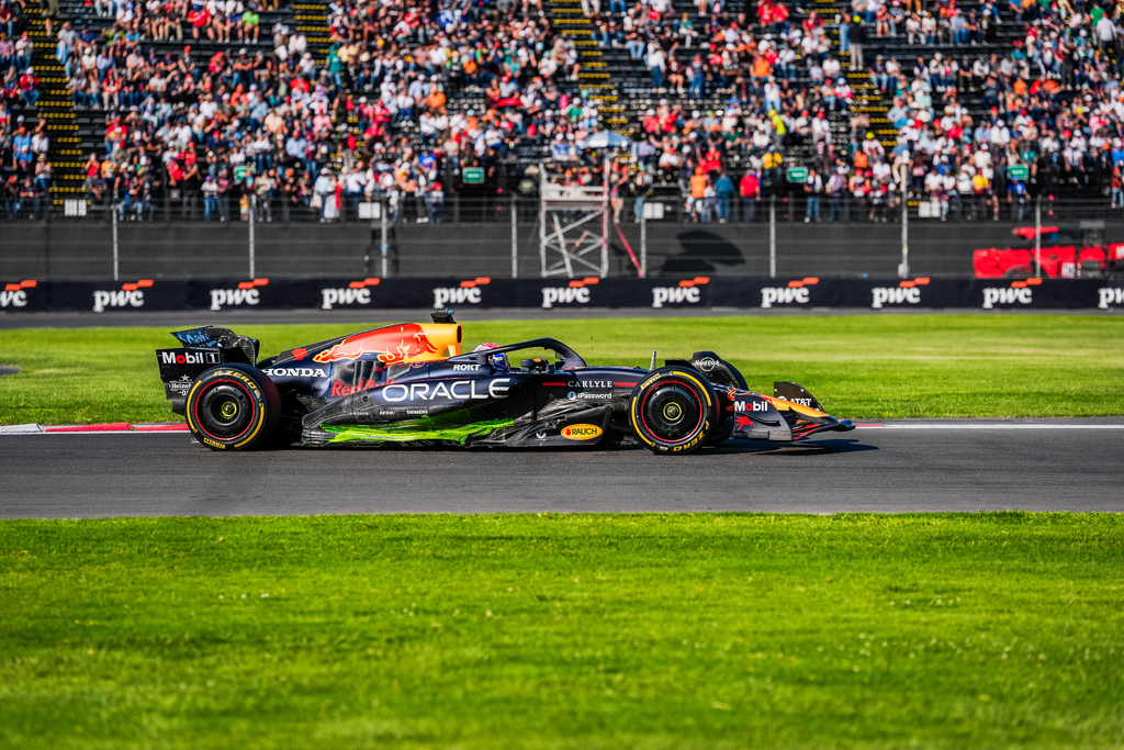 Grand Prix du Mexique – Essais Libres 2 : Verstappen reprend la main, Leclerc confirme