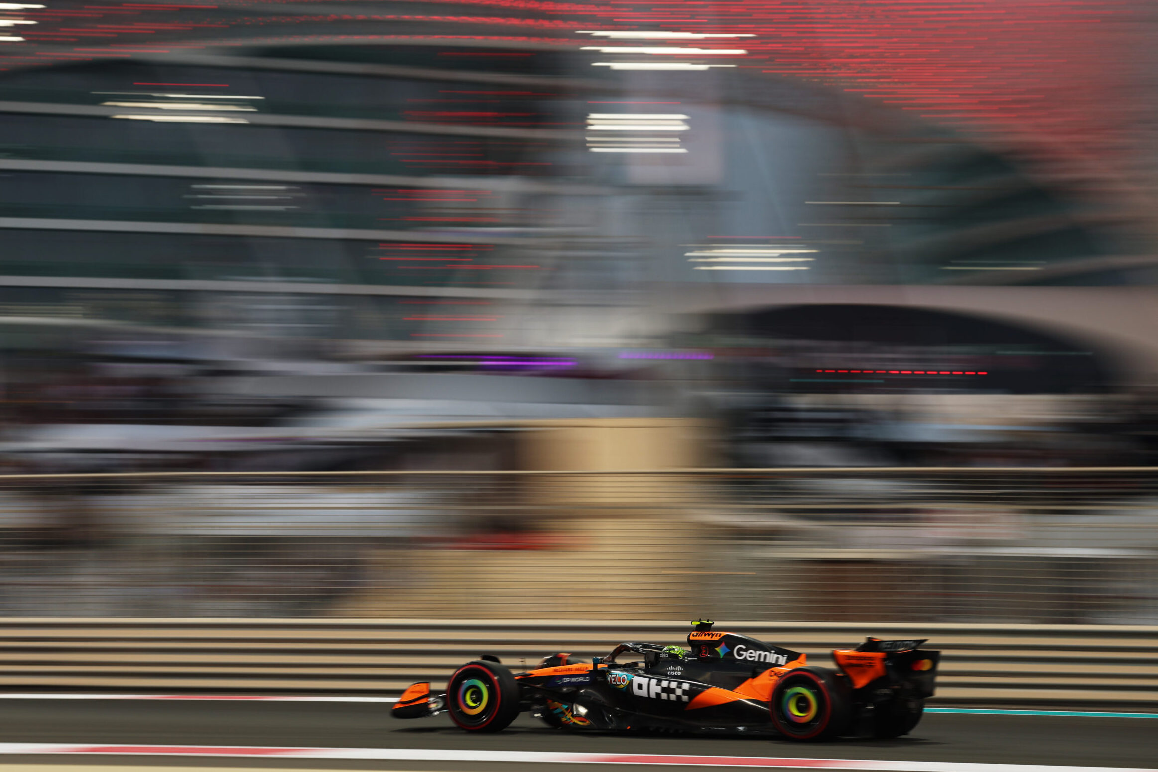 Grand Prix d’Abu Dhabi — Essais Libres 2 : Norris confirme devant Verstappen, Piastri en difficulté