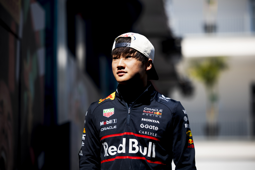 Yuki Tsunoda sera pilote de réserve et d’essais chez Red Bull et Racing Bulls en 2026