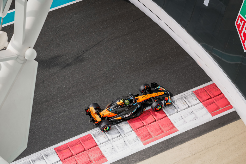 Grand Prix d’Abu Dhabi — Essais Libres 1 : Norris en tête pour seize millièmes devant Verstappen et Leclerc